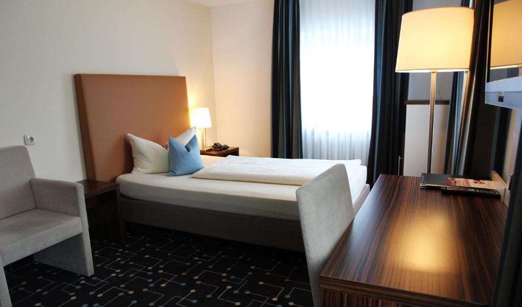 Hotel Koeniger Pliening Экстерьер фото