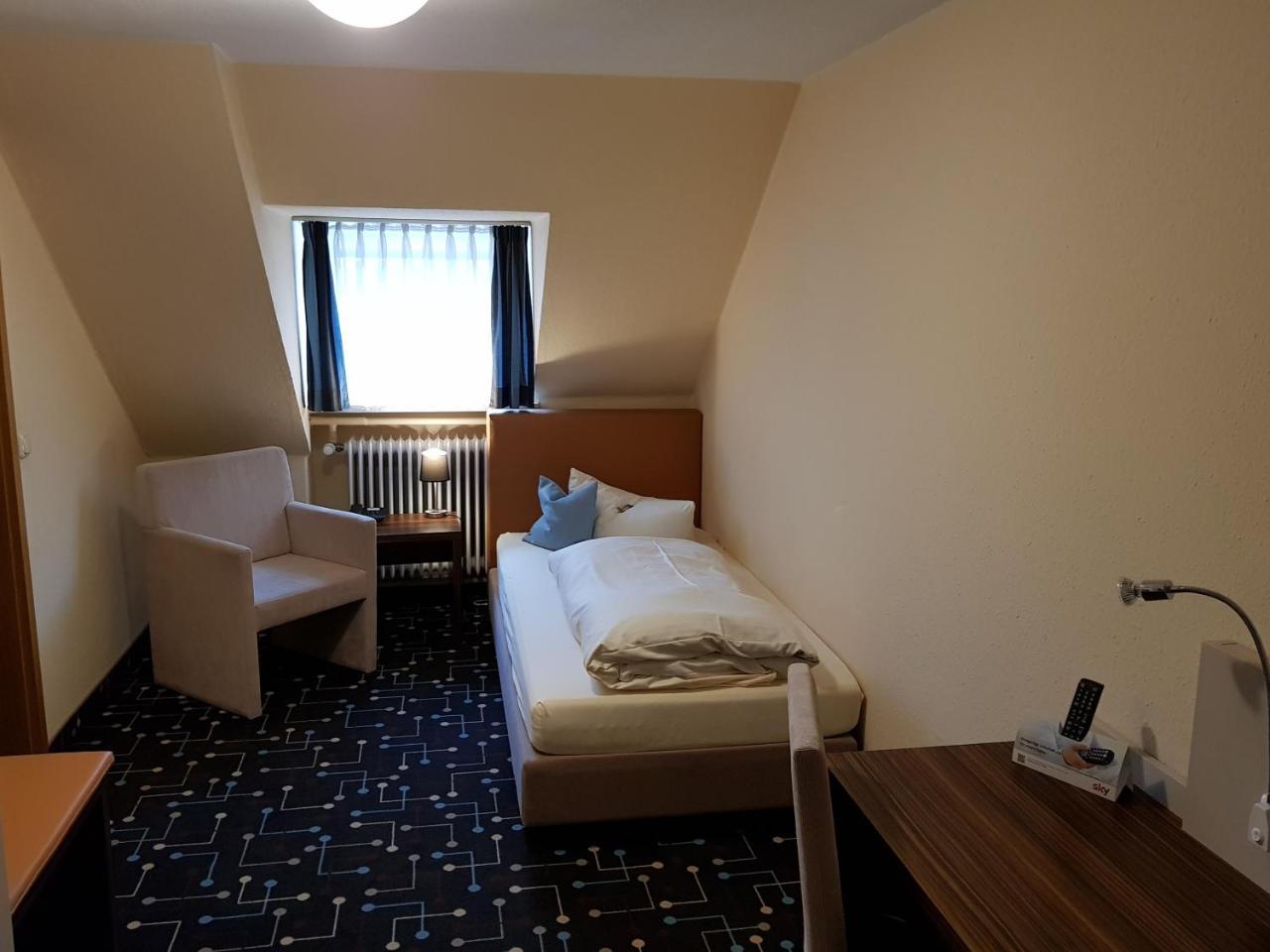 Hotel Koeniger Pliening Экстерьер фото